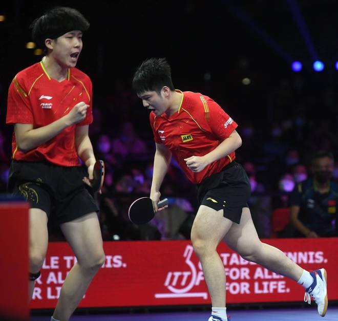 爱游戏2026-日本队横扫葡萄牙队，梁靖崑高光表现