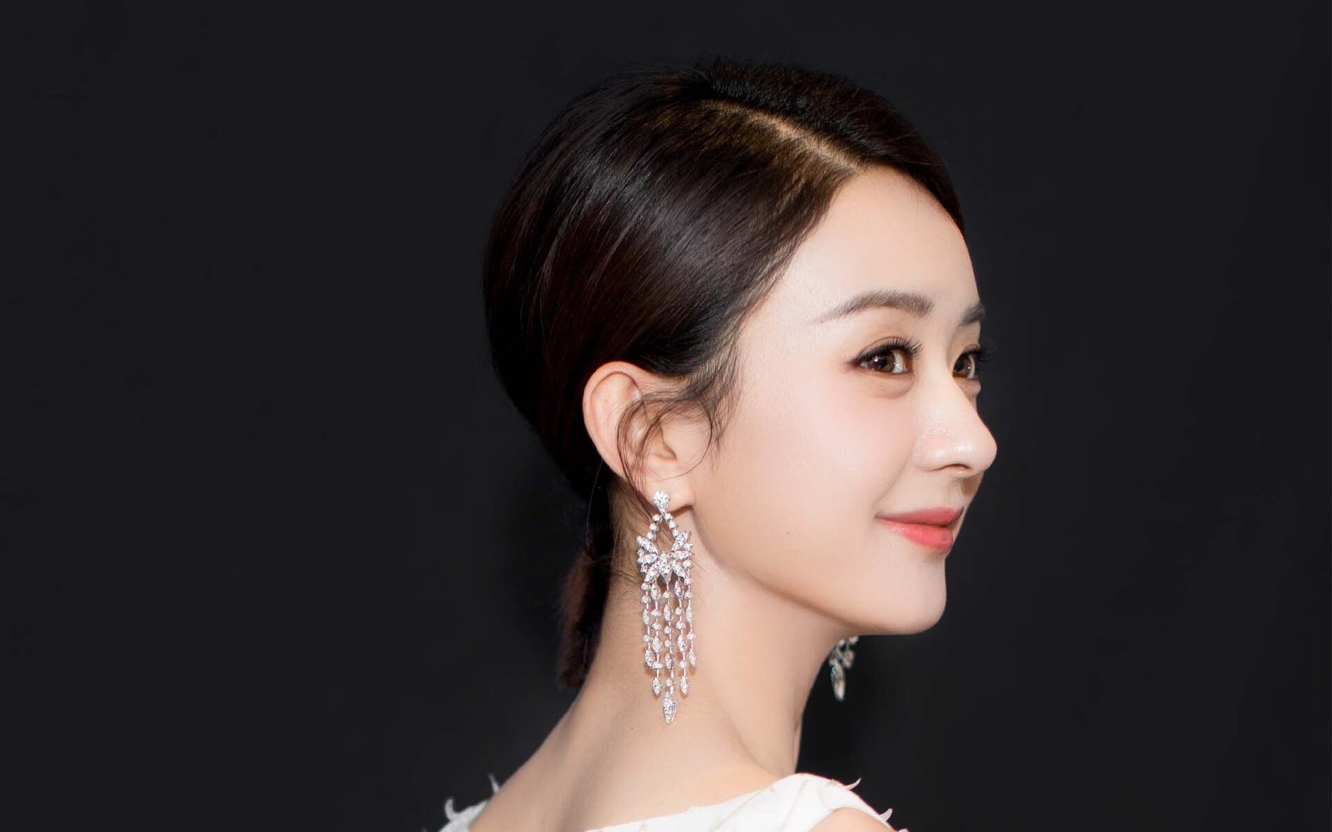 王皓关键制胜球闪耀赛场,波兰队力克奥地利队夺团体胜利