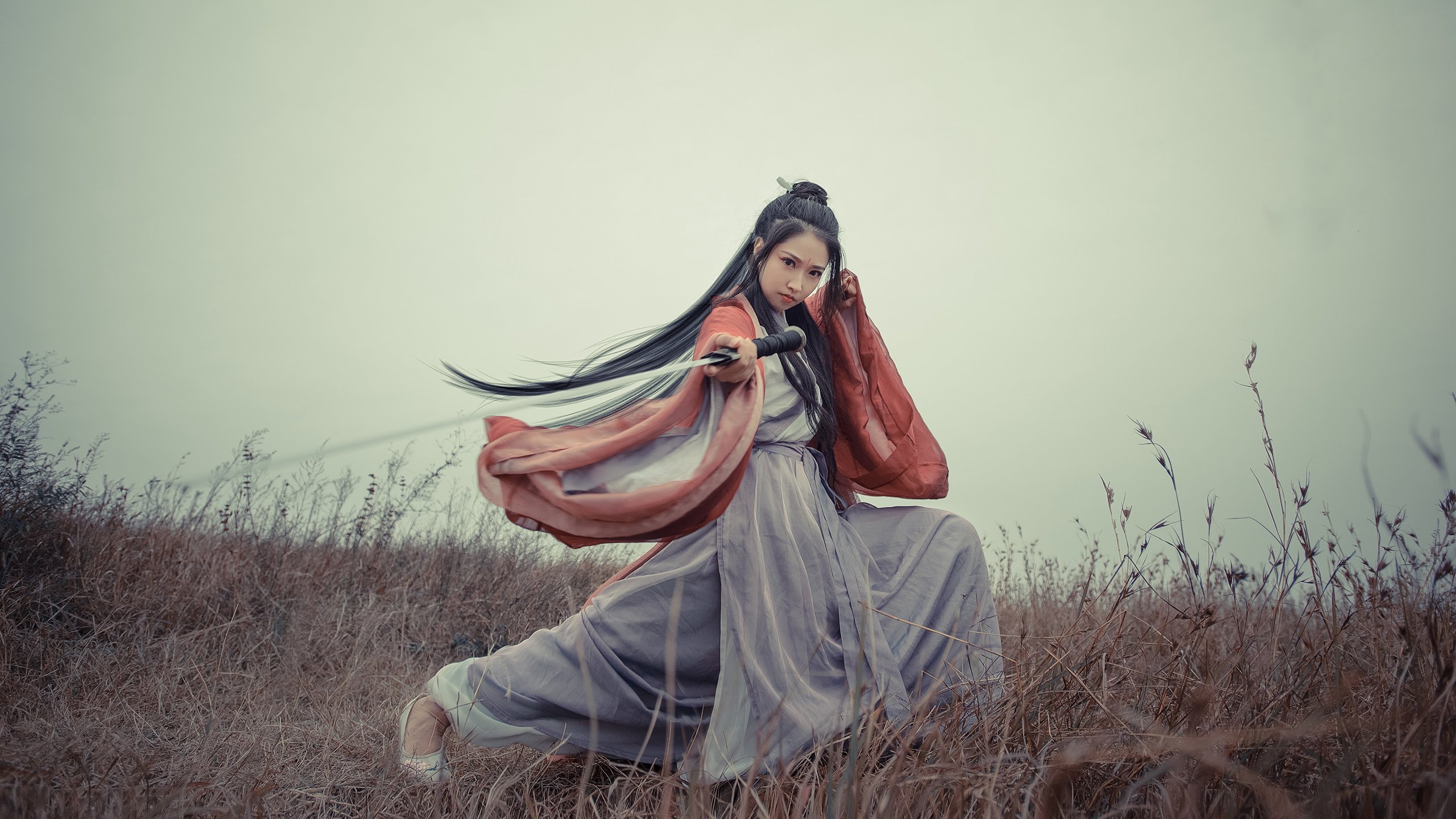 绿茵烽火连乒乓，英格兰鏖战韩国，马龙状态如剑出鞘