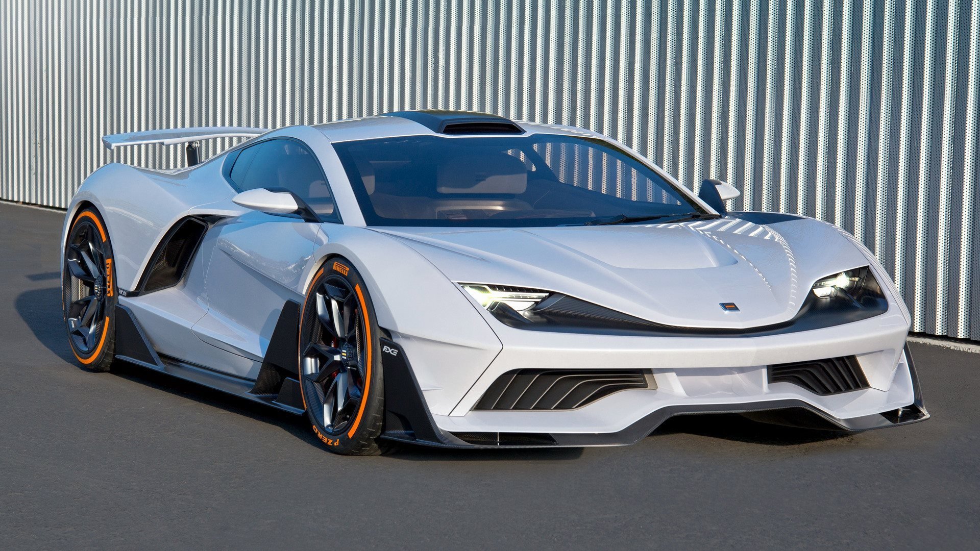 F1新赛季揭幕战之夜，引擎轰鸣下，一个车手的安静救赎