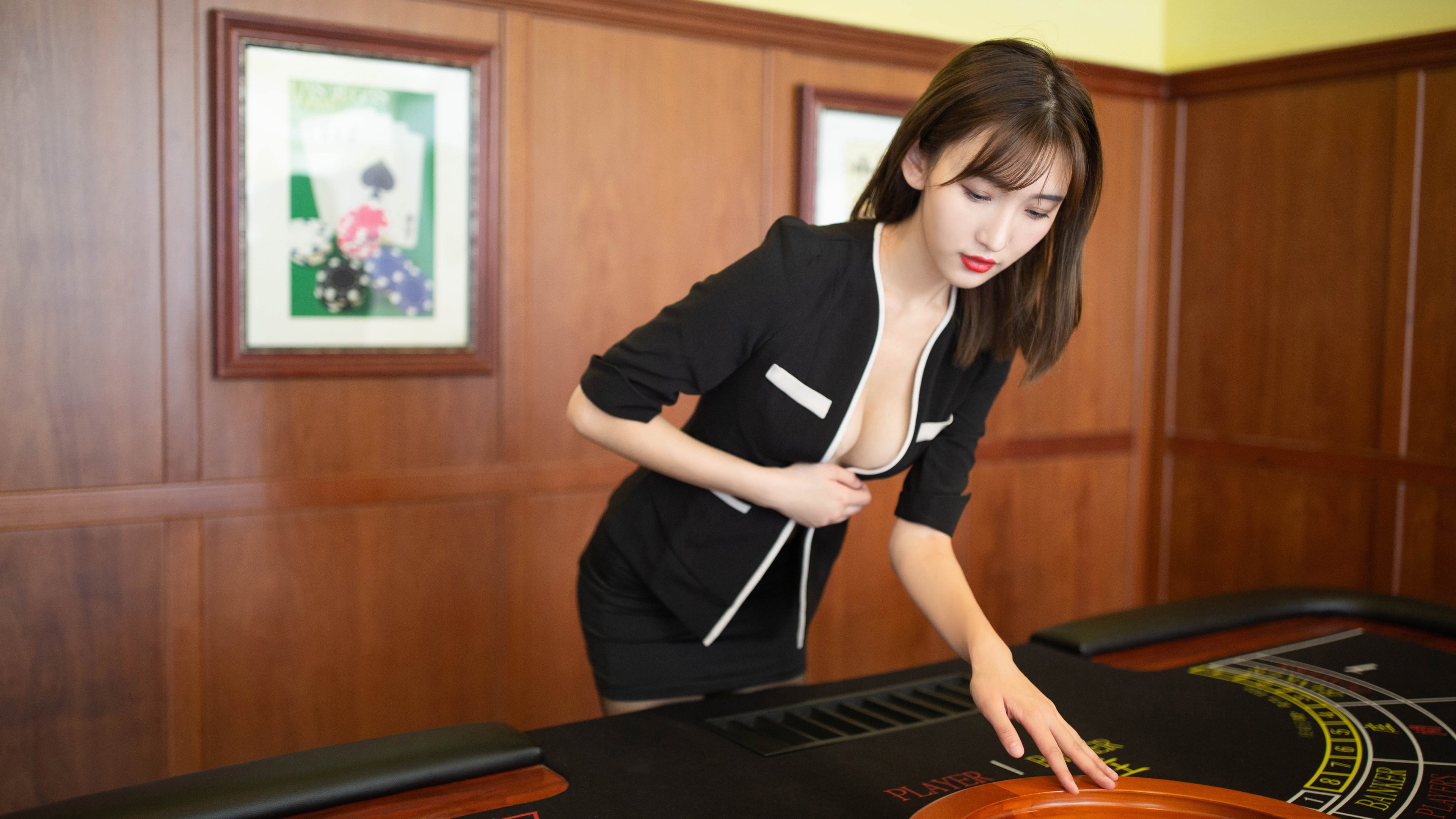 爱游戏在线-新王登基之夜，久保建英的马赛回旋与郁金香的最后一瓣