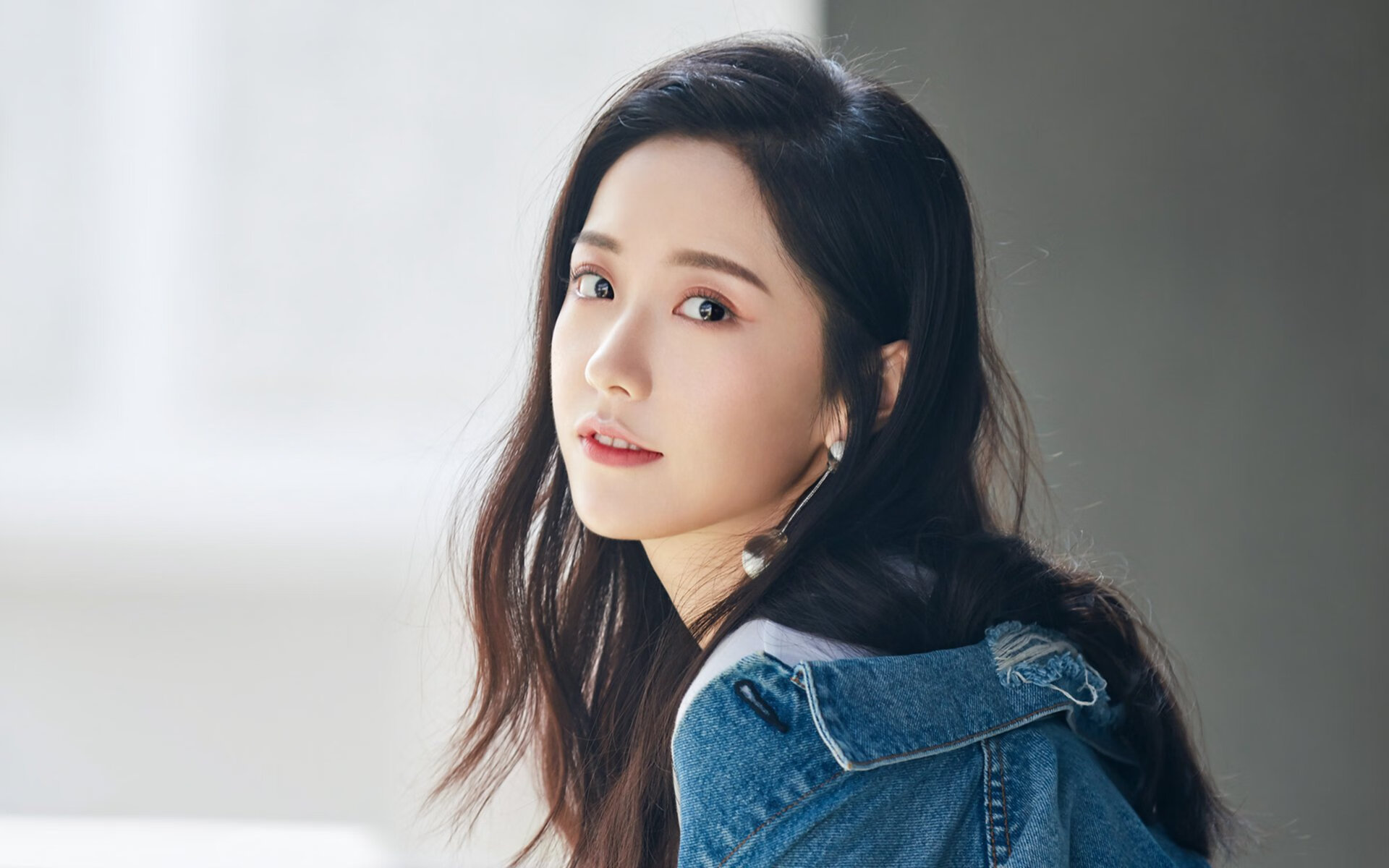 篮球之神降临足球之夜，恩比德的统治力如何让欧冠淘汰赛提前失去悬念